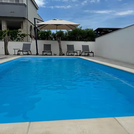 Lucic - - Zadar بريفلاكا