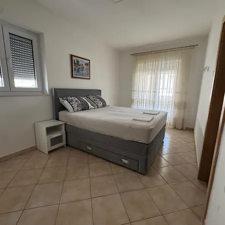 Villa Lucic - - Zadar