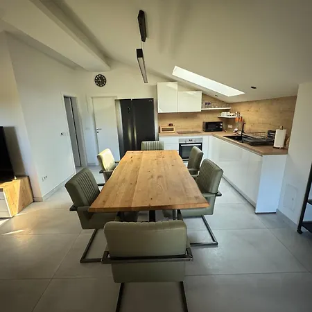 Villa Lucic - - Zadar